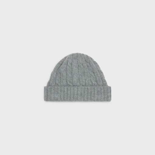 cable-knit triomphe beanie in cashmere