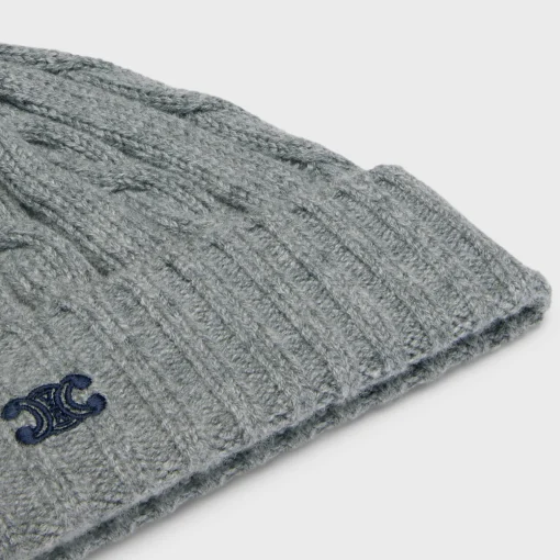 cable-knit triomphe beanie in cashmere