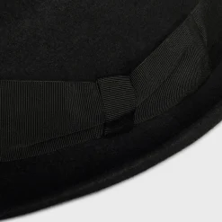 HAT IN FELT