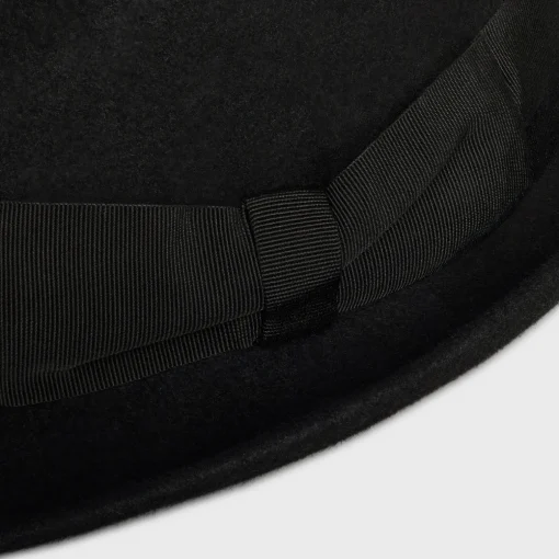 HAT IN FELT