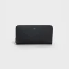 Large zipped wallet in Grained calfskin