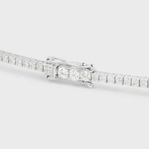 Tennis Bracelet in White Gold and Diamonds