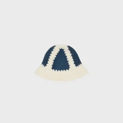 triomphe bucket hat in crocheted wool and denim