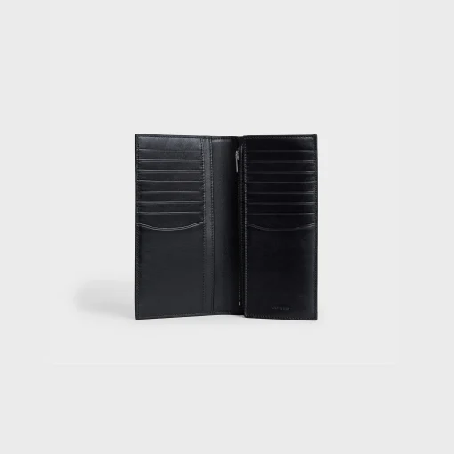 Vertical Wallet with Coin Compartment in grained calfskin